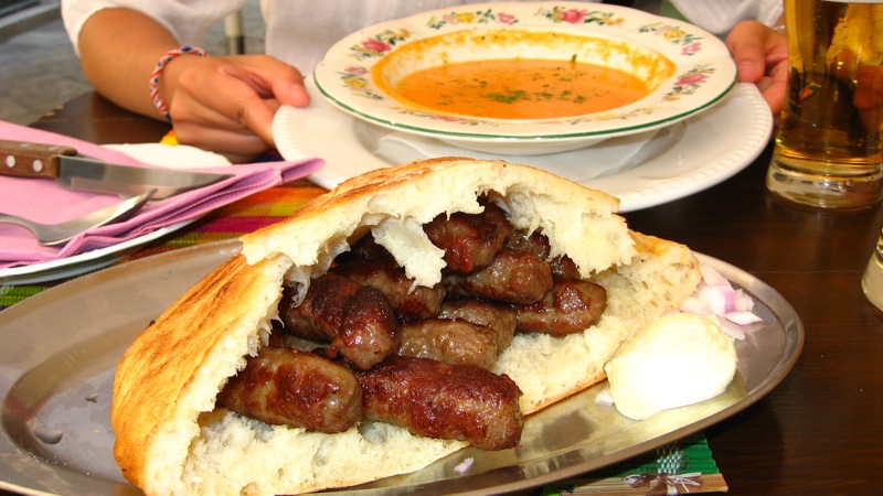 Eat ćevapi