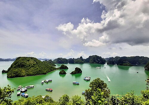 Ha Long Bay cruise