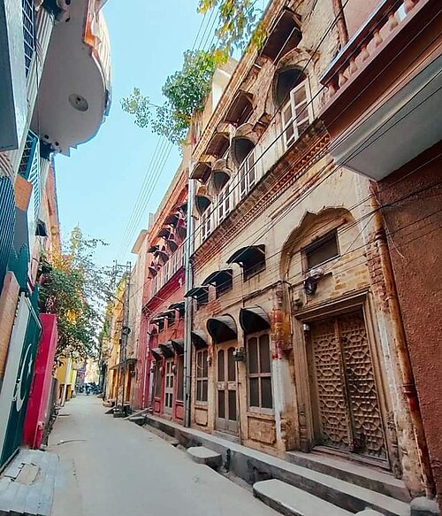 Explore Rawalpindi's bazaars