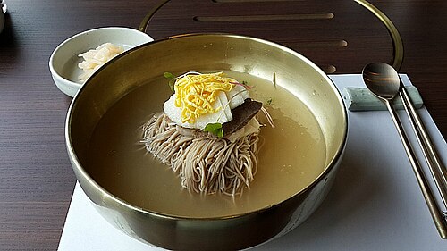 Taste Pyongyang cold noodles
