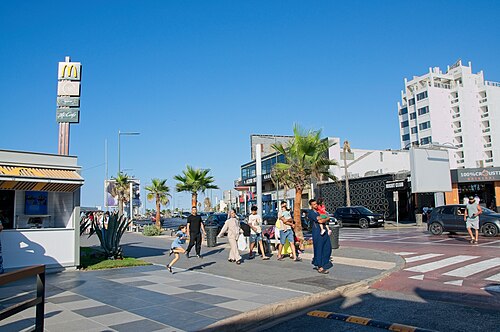 Walk the corniche at Aïn Diab