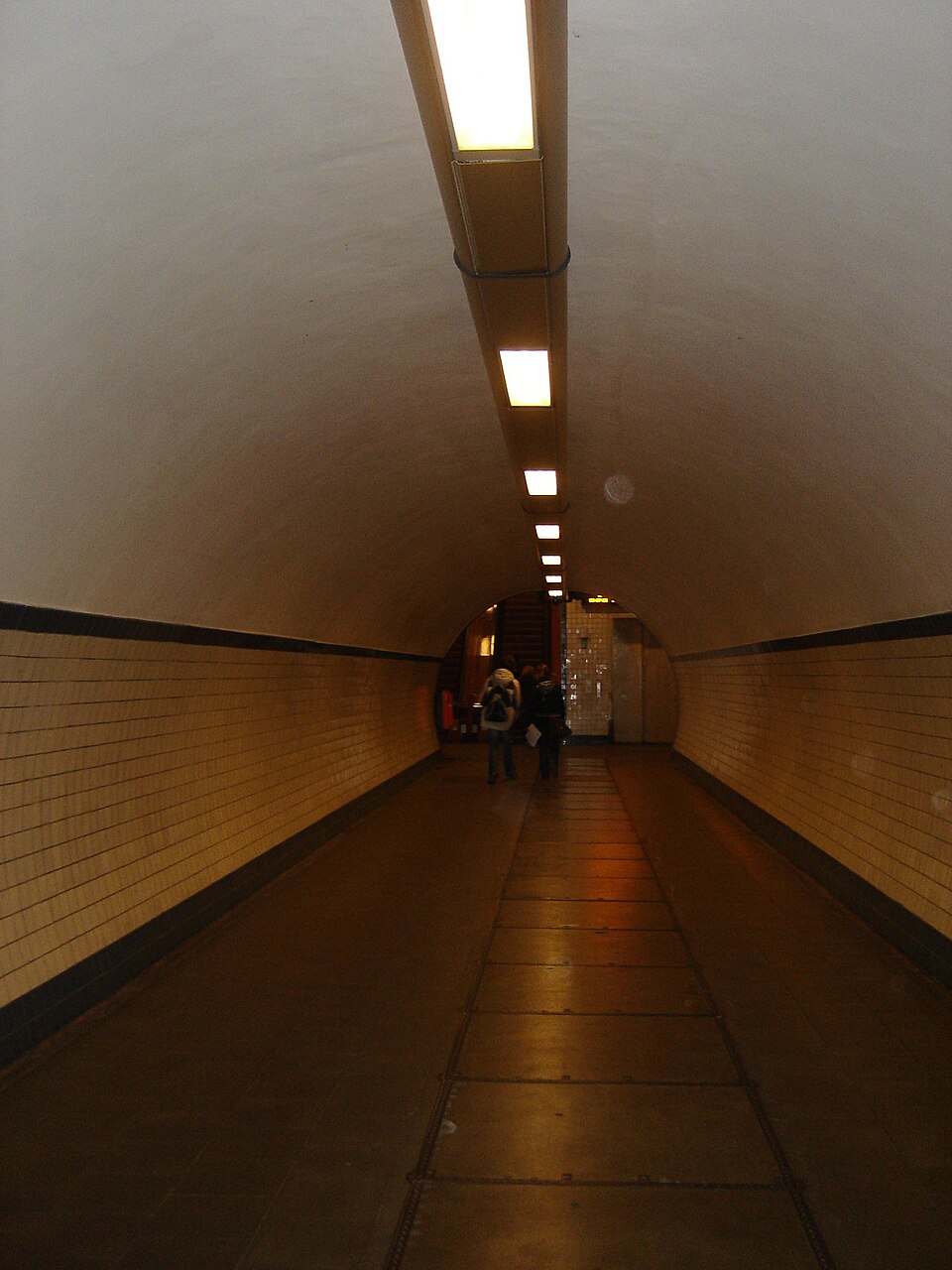 Walk under the Scheldt