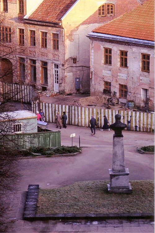 Student bars and cafés