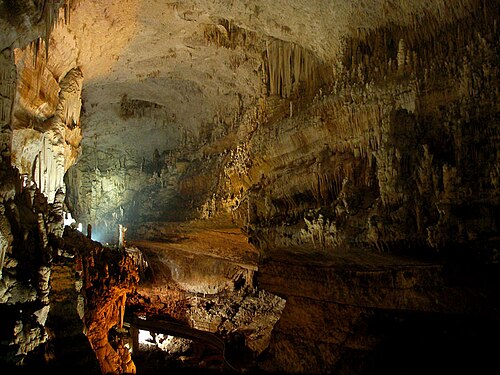 Day trip to Jeita Grotto